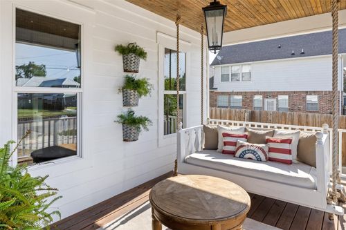 1109 E Oakdale Rd, Irving, TX, 75060-7022 | Card Image