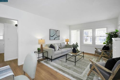 2596 Macarthur Blvd, Oakland, CA, 94602-2928 | Card Image