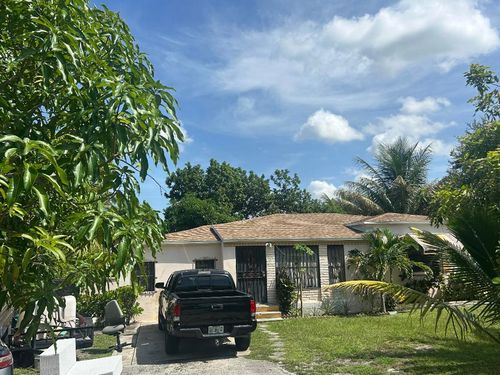 565 Nw 143rd St, Miami, FL, 33168-4113 | Card Image