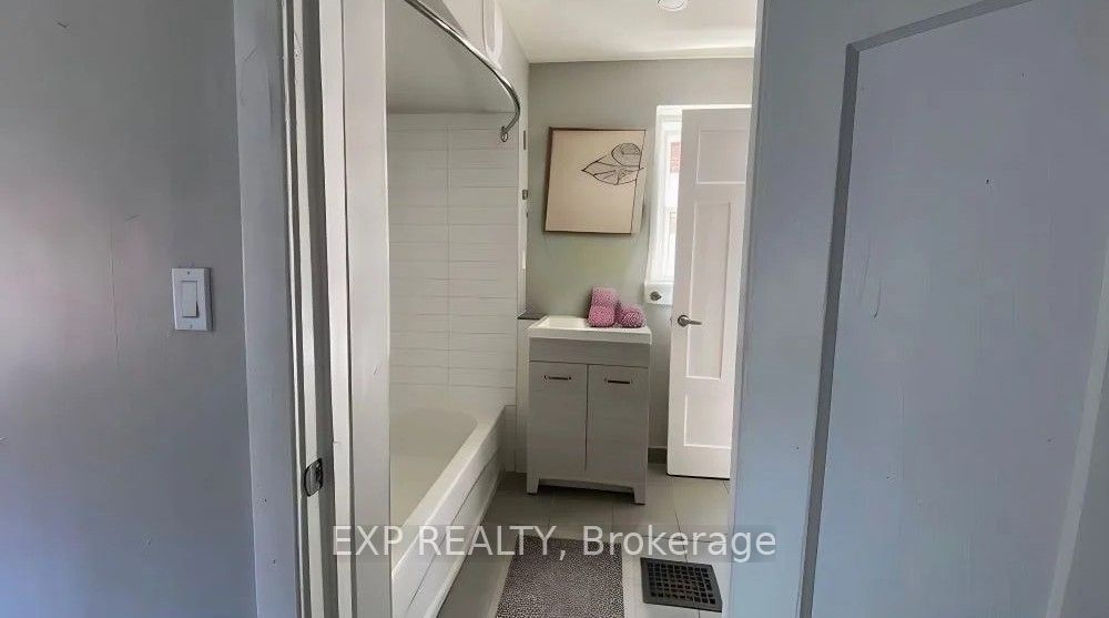 Residential Lease in Hamilton 4