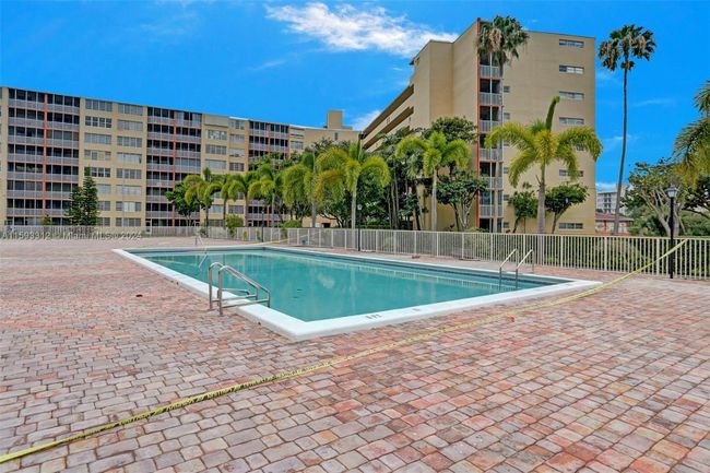 419-3 - 1750 Ne 191st St, Condo with 2 bedrooms, 2 bathrooms and null parking in Miami FL | Image 6