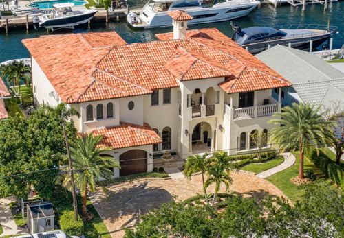 2901 Ne 22nd Ct, Pompano Beach, FL, 33062-1111 | Card Image