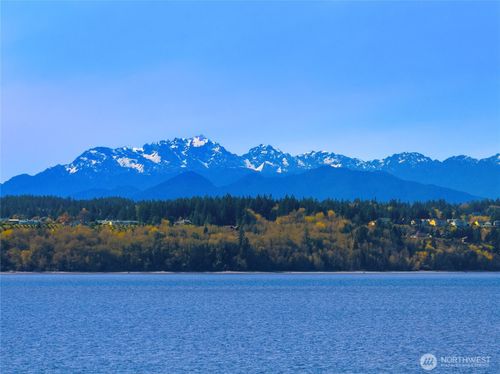 12145 Arrow Point Loop Ne, Bainbridge Island, WA, 98110-1478 | Card Image