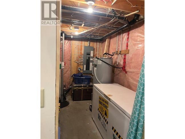 130 8 Th St, House other with 2 bedrooms, 3 bathrooms and null parking in Kaslo BC | Image 70