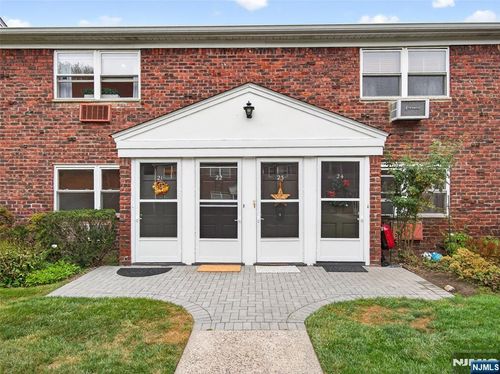 22 Regency Park, Ramsey, NJ, 07446 | Card Image