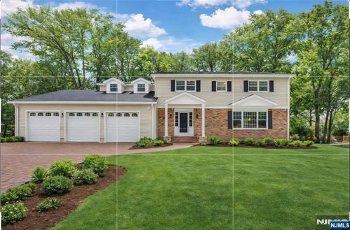 5 Pin Oak Rd, West Caldwell, NJ, 07006-6510 | Card Image
