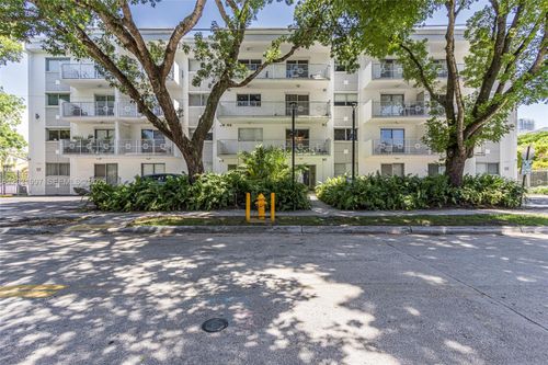 102-445 Sw 11th St, Miami, FL, 33130-3966 | Card Image