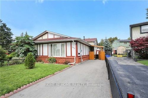 402 Chandos Court, Oshawa, ON, L1J6R1 | Card Image