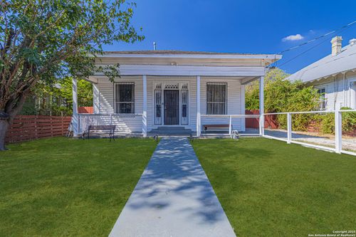 1123 S Hackberry St, San Antonio, TX, 78210-1933 | Card Image