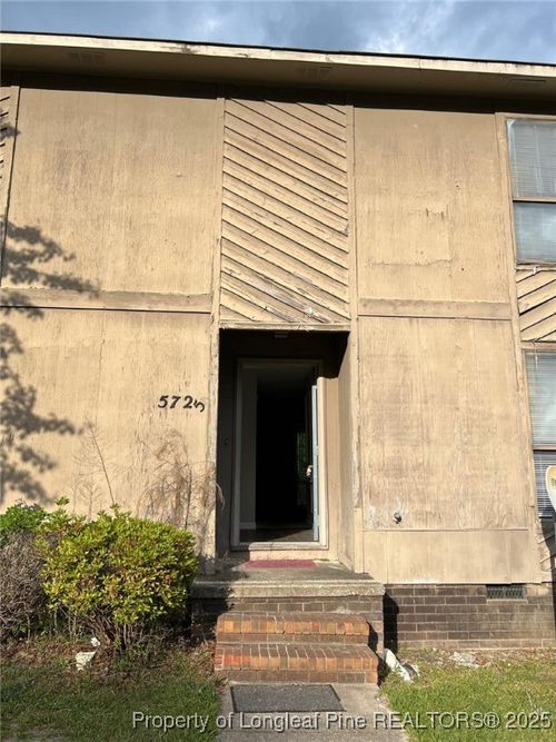 5725 Aftonshire Dr, Fayetteville, NC, 28304-2403 | Card Image