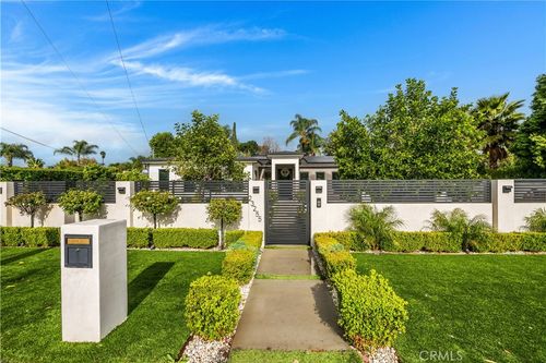 23255 Sylvan St, Woodland Hills, CA, 91367-1525 | Card Image