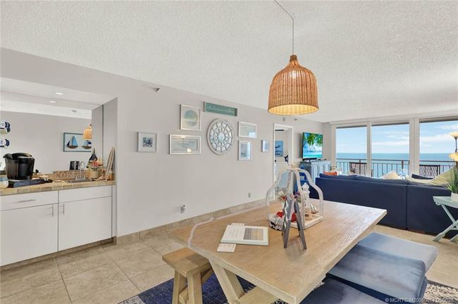 APT-1204 - 9600 Ocean Dr, Condo with 2 bedrooms, 2 bathrooms and null parking in Jensen Beach FL | Image 10