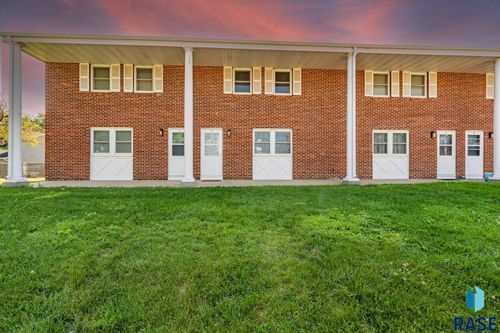 apt-2-101 Pipestone St, Brandon, SD, 57005-1597 | Card Image