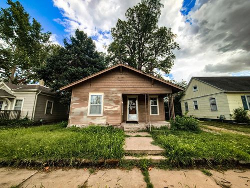 320 Center, Salina, KS, 67401 | Card Image