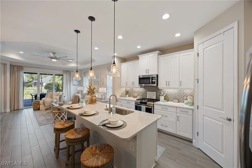 2322 Marquesa Cir, NAPLES, FL, 34112-3856 | Card Image