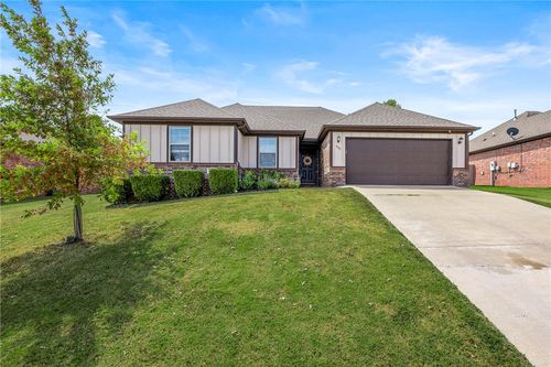 440 Trieste Dr, Centerton, AR, 72719-7713 | Card Image