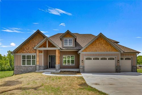 2017 Vilas St, Leavenworth, KS, 66048-4031 | Card Image