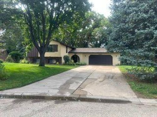 3451 English Street, Vadnais Heights, MN, 55110 | Card Image