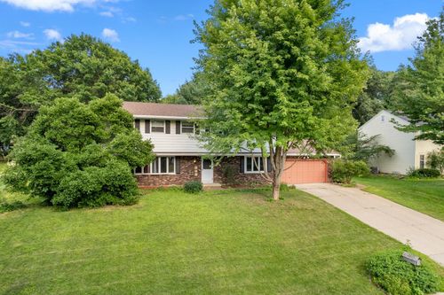 571 S Hillcrest Drive, Verona, WI, 53593 | Card Image