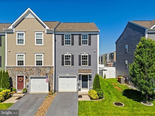 24 Cecily Way, RANSON, WV, 25438-1100 | Card Image