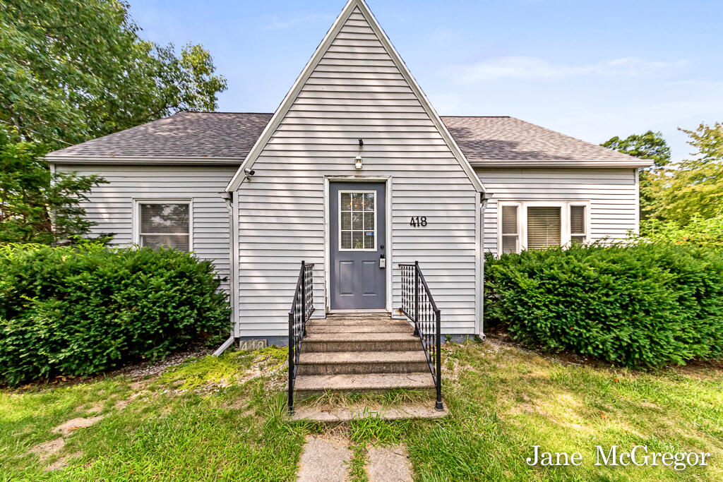 Seminole Rd, Norton Shores, MI 49444