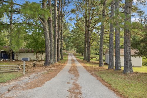 122 Hooper Rd, Hohenwald, TN, 38462-5018 | Card Image