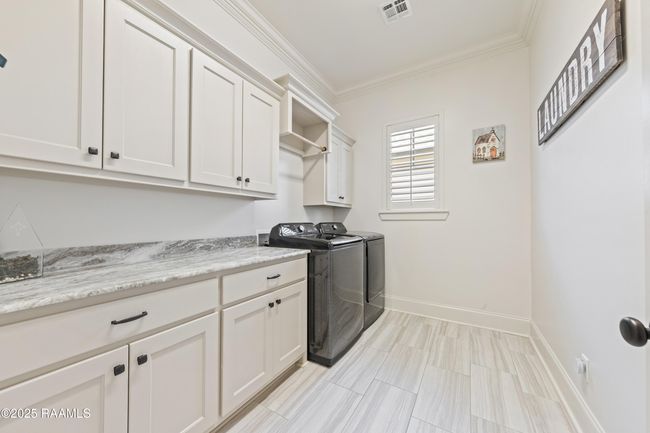 Laundry Room | Image 27
