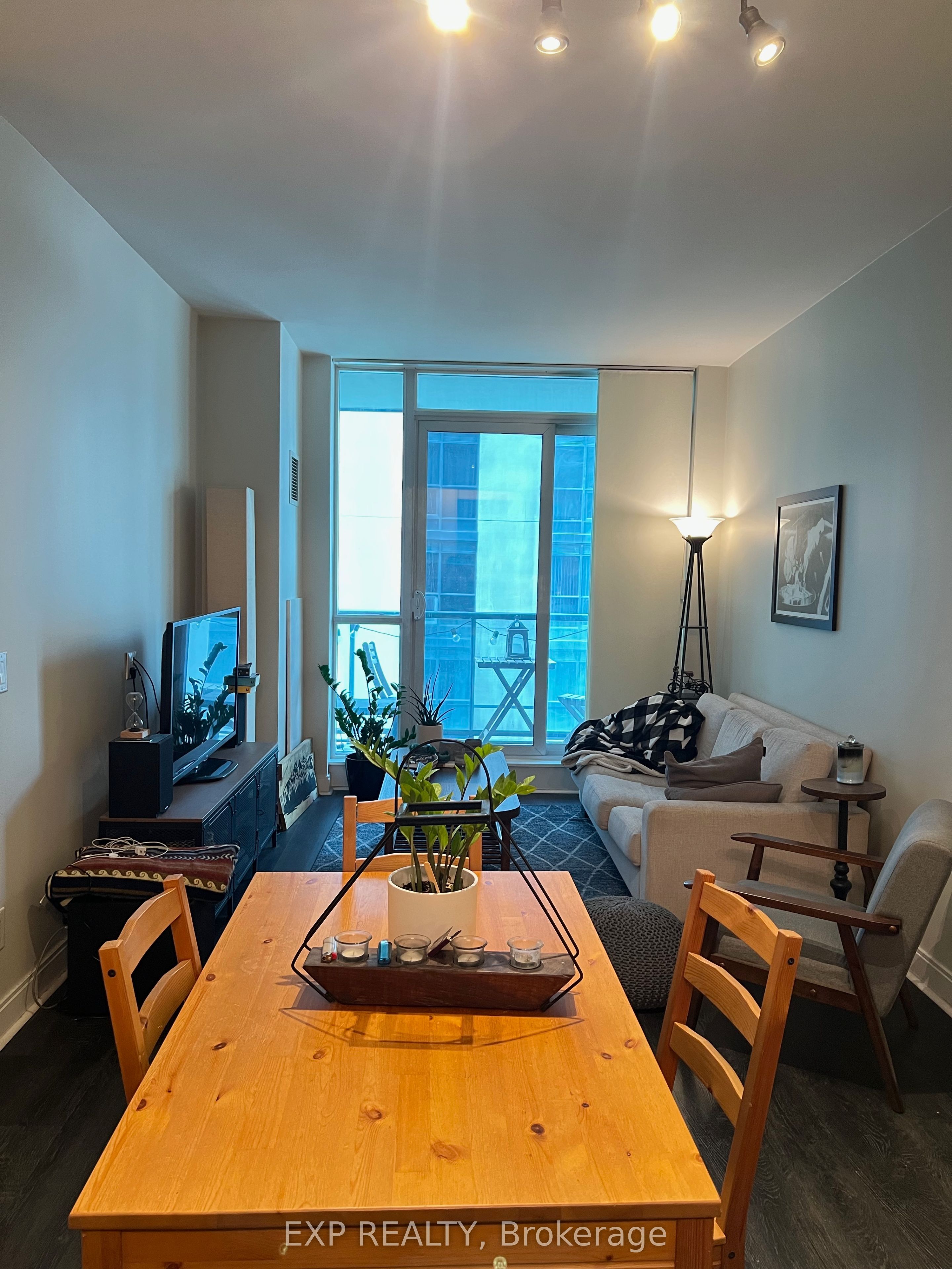 Residential Lease in Toronto C08 4