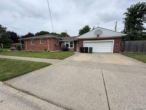 9829 Chatham Ave, Allen Park, MI, 48101-1385 | Card Image