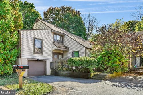 2802 Westgate Dr, Easton, PA, 18040-7934 | Card Image