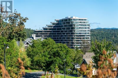 1605 - 2000 Hannington Rd, Condo with 2 bedrooms, 2 bathrooms and 1 parking in Victoria BC | Image 1