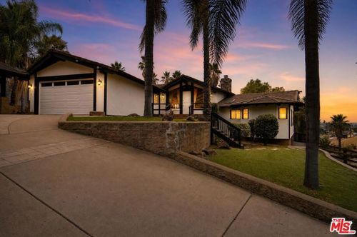 3342 White Hawk Rd, Escondido, CA, 92027-4540 | Card Image