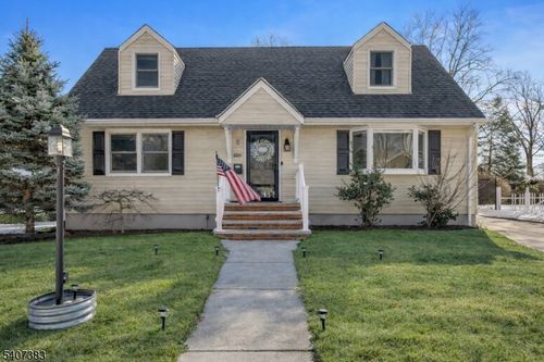 520 Riverview Rd, Pompton Lakes, NJ, 07442-1928 | Card Image