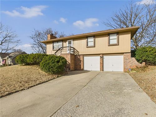 1009 Walnut Ln, Warrensburg, MO, 64093-9505 | Card Image