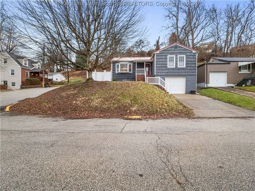 2901 Phillips Street, South Charleston, WV, 25303 | Card Image