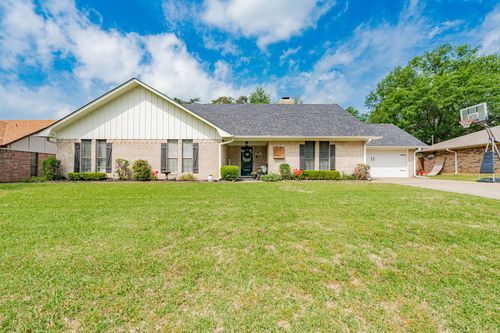 232 W Oaks Cir, Sulphur Springs, TX, 75482-3726 | Card Image