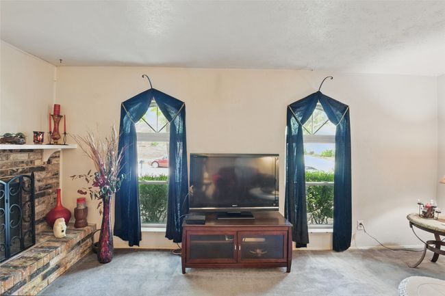 6318 Green Valley Dr, House other with 3 bedrooms, 2 bathrooms and null parking in Garland TX | Image 7