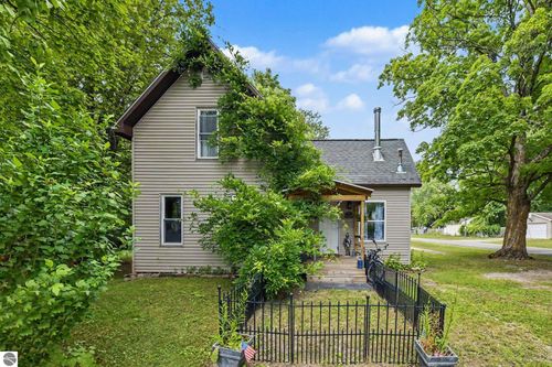 14596 Thompson Ave, Thompsonville, MI, 49683-9289 | Card Image