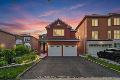 4778 Crystal Rose Dr, Mississauga, ON, L5V1G9 | Card Image