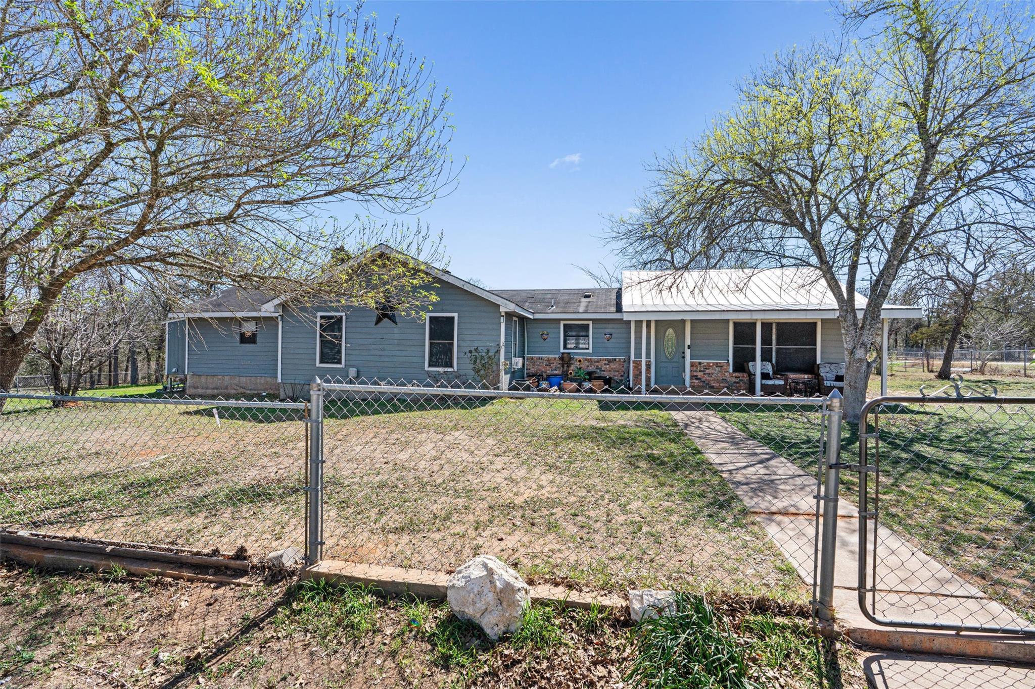 Residential in Dale