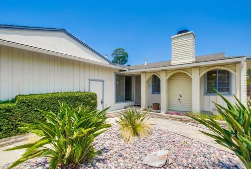 9490 Gregory St, La Mesa, CA, 91942-3810 | Card Image