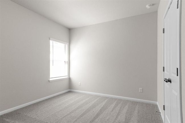 Unfurnished room with light carpet and baseboards | Image 28