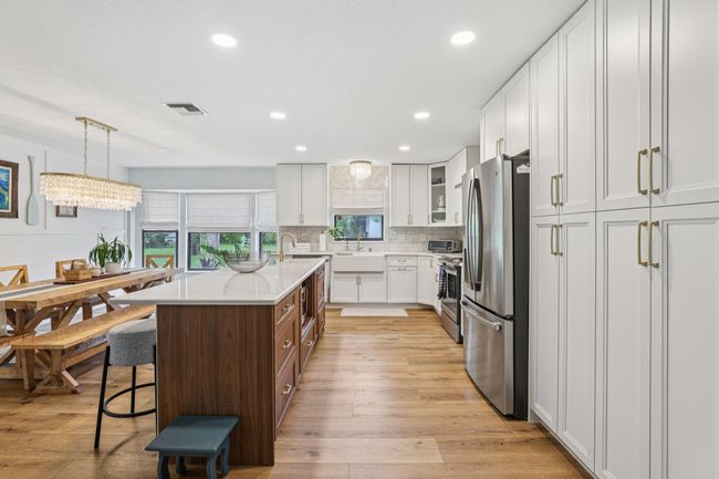9830 Oak Trl, House other with 3 bedrooms, 3 bathrooms and null parking in Sebastian FL | Image 65