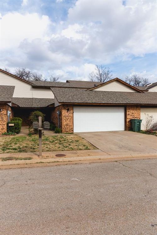 3804 Summer Cloud Dr, Edmond, OK, 73013-6885 | Card Image