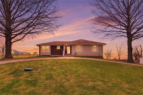 3111 S Fields Rd, Oak Grove, MO, 64075-7171 | Card Image
