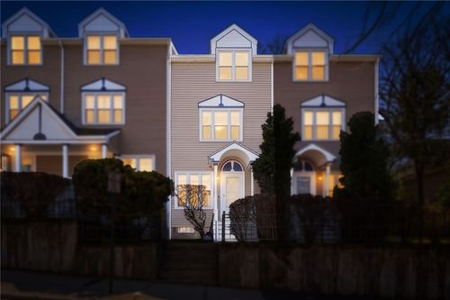 91 Evergreen St, Providence, RI, 02906-1900 | Card Image