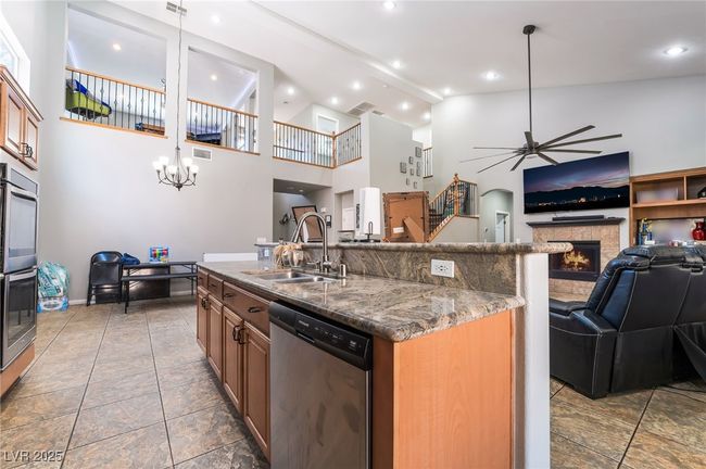 10259 Wolves Den Ln, House other with 4 bedrooms, 3 bathrooms and null parking in Las Vegas NV | Image 11