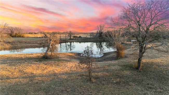 717 Oak Knoll Ln, Home with 3 bedrooms, 3 bathrooms and 1 parking in Elm Mott TX | Image 15