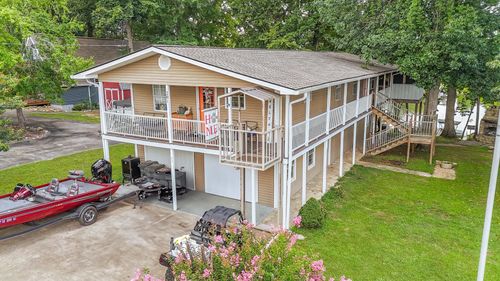 201 Beechview Dr, Clifton, TN, 38425-5002 | Card Image