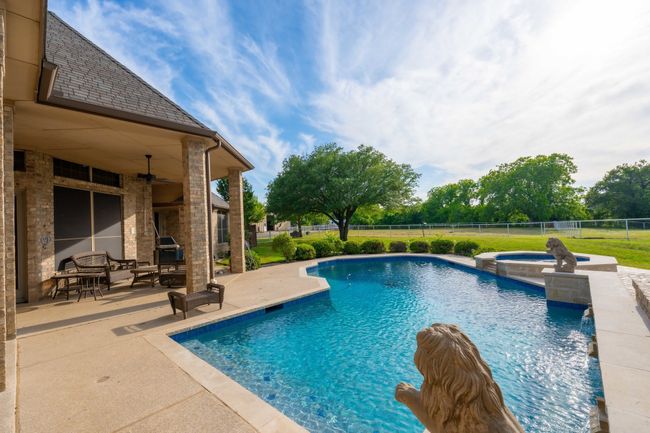 7583 Mountain View Rd, Home with 4 bedrooms, 4 bathrooms and null parking in Aubrey TX | Image 20